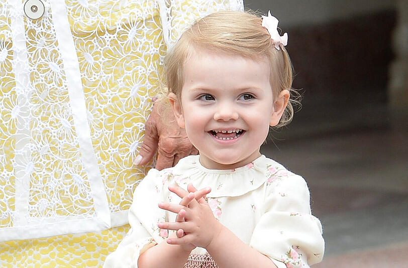 Prinzessin Estelle von Schweden spricht schon ein wenig Englisch