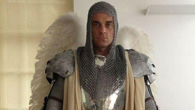 Robbie Williams macht auch als heiliger Georg eine gute Figur Robbie Williams macht auch als heiliger Georg eine gute Figur