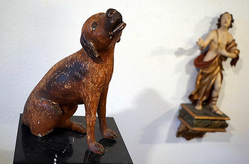 Ohne Herrchen: Dieser Hund gehörte zu einem Hl. Rochus.