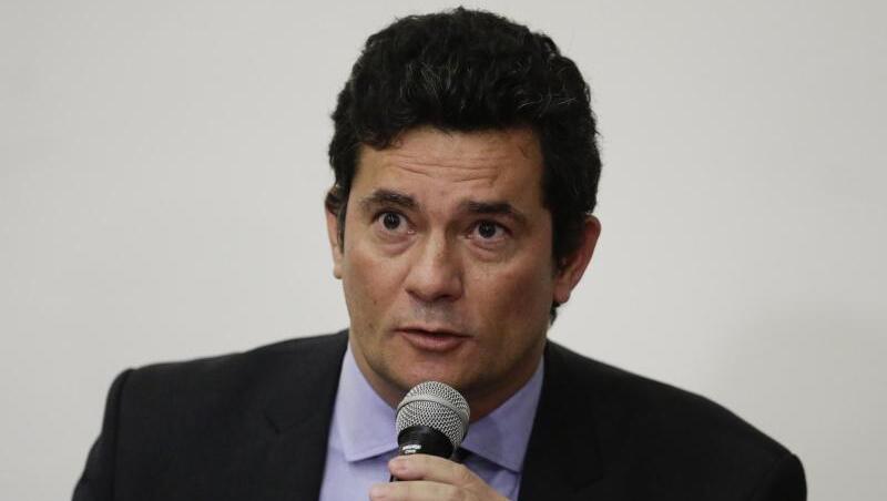 Sergio Moro, Justizminister von Brasilien, kündigt auf einer Pressekonferenz seinen Rücktritt an. Moro gab dies bekannt, nachdem der brasilianische Präsident Bolsonaro einen neuen Chef der Bundespolizei des Landes ernannt hatte. Sergio Moro, Justizminister von Brasilien, kündigt auf einer Pressekonferenz seinen Rücktritt an. Moro gab dies bekannt, nachdem der brasilianische Präsident Bolsonaro einen neuen Chef der Bundespolizei des Landes ernannt hatte.