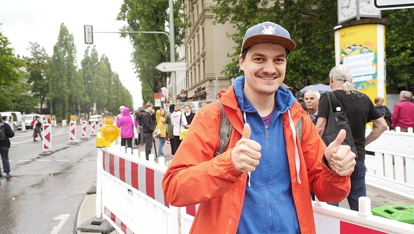 Georg Koch setzt sich schon lange für den neuen Radweg an der Lindwurmstraße ein. Dass es jetzt losgeht, freut ihn besonders. Georg Koch setzt sich schon lange für den neuen Radweg an der Lindwurmstraße ein. Dass es jetzt losgeht, freut ihn besonders.