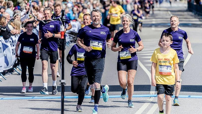 Kronprinz Frederik (vorne Mitte) bei seinem Lauf in Aabenraa.