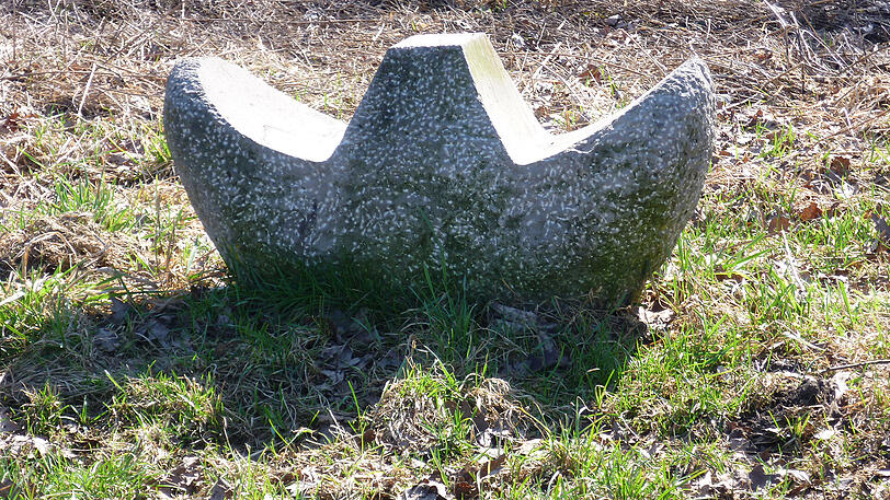 So sehen die "Sühnesteine" aus. Ein Stein wurde in Germering gestohlen.
