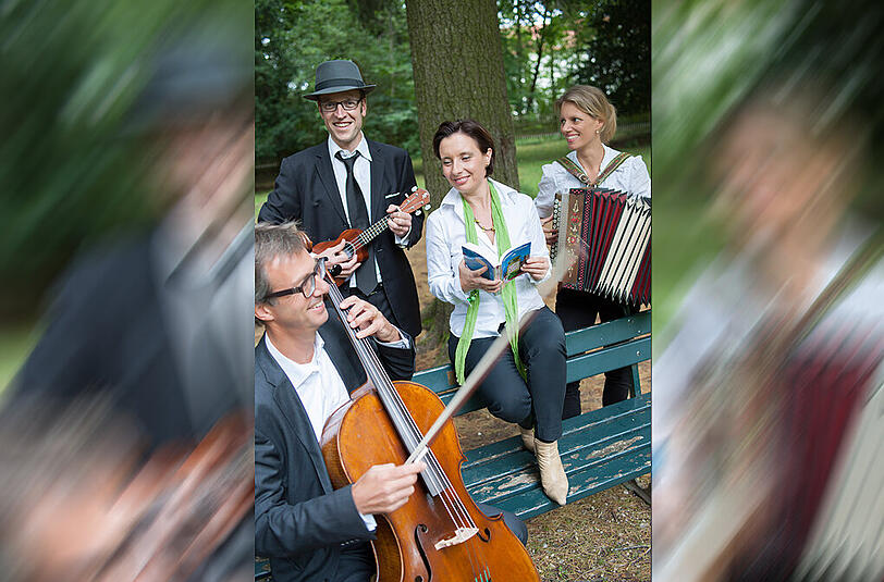 Schriftstellerin Bettina Plecher und ihre musikalische Begleitung "Böfflamott".