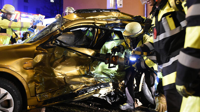 Die Bilder vom Feuerwehreinsatz in Laim.