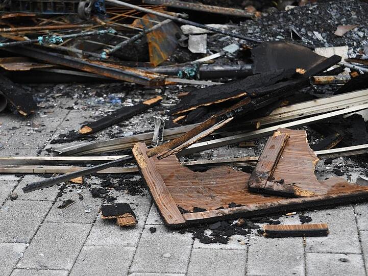 Große Zerstörung hat ein Brand in einem türkischen Geschäft in Waldkraiburg angerichtet. Foto: Angelika Warmuth/dpa/Archivbild
