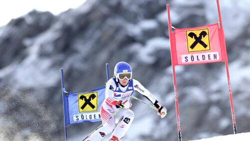 Die Siegerin Kathrin Zettel auf dem Hang von Sölden Die Siegerin Kathrin Zettel auf dem Hang von Sölden