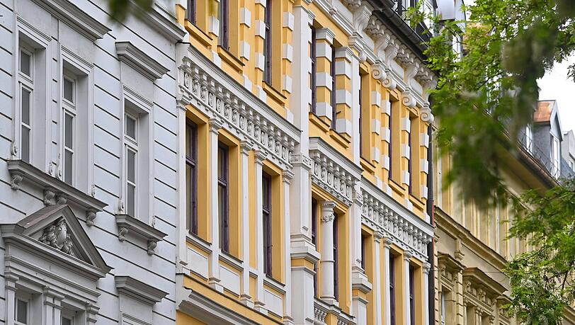 Eine sanierte Altbauwohnung nahe Gärtnerplatz? München ist vor Hamburg und Frankfurt immer noch die teuerste Stadt Deutschlands. Neben Lage zählt derzeit auch wieder Qualität. Kaufinteressierte überlegten wieder genauer, welche Objekte Potenzial haben Eine sanierte Altbauwohnung nahe Gärtnerplatz? München ist vor Hamburg und Frankfurt immer noch die teuerste Stadt Deutschlands. Neben Lage zählt derzeit auch wieder Qualität. Kaufinteressierte überlegten wieder genauer, welche Objekte Potenzial haben