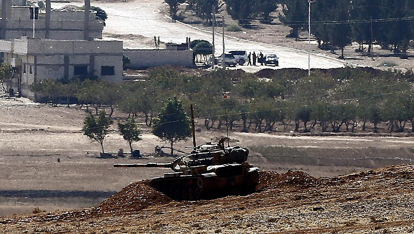 Die Lage in der syrisch-kurdischen Stadt Kobane spitzt sich immer weiter zu. Die Lage in der syrisch-kurdischen Stadt Kobane spitzt sich immer weiter zu.