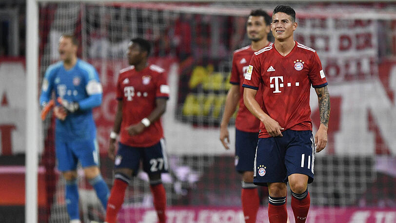 JAMES, NOTE 4: Der unter Jupp Heynckes noch der unangefochtene und überragende Mann im zentralen Mittelfeld musste auf die linke Außenbahn ausweichen.  
Verkünstelte sich anfangs. Leistete sich einen fatalen Fehlpass (48.). Kam im Zentrum dann aber besser zurecht. Sein Seitfallzieher ging weit vorbei (63.).