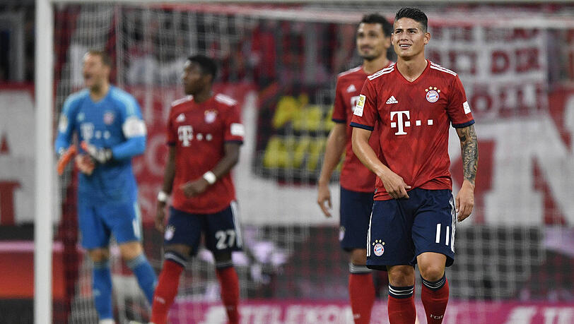 JAMES, NOTE 4: Der unter Jupp Heynckes noch der unangefochtene und überragende Mann im zentralen Mittelfeld musste auf die linke Außenbahn ausweichen.
Verkünstelte sich anfangs. Leistete sich einen fatalen Fehlpass (48.). Kam im Zentrum dann aber besser zurecht. Sein Seitfallzieher ging weit vorbei (63.). JAMES, NOTE 4: Der unter Jupp Heynckes noch der unangefochtene und überragende Mann im zentralen Mittelfeld musste auf die linke Außenbahn ausweichen.
Verkünstelte sich anfangs. Leistete sich einen fatalen Fehlpass (48.). Kam im Zentrum dann aber besser zurecht. Sein Seitfallzieher ging weit vorbei (63.).