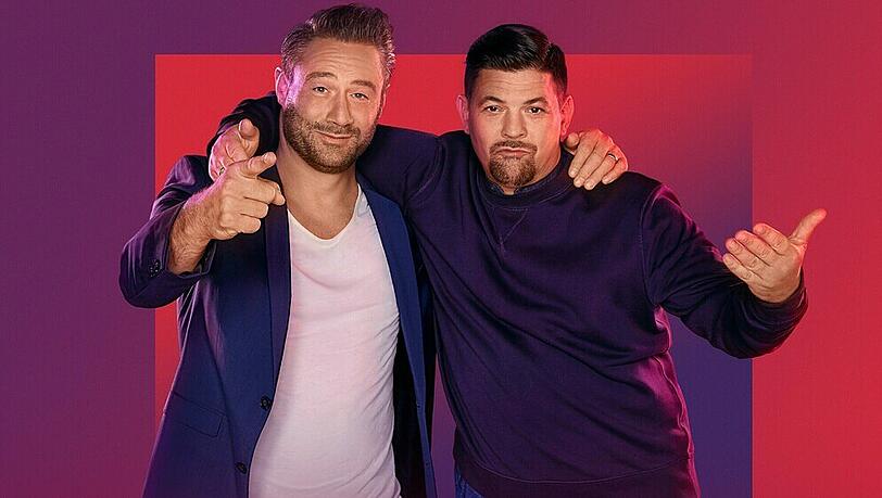 Sasha (l.) und Tim Mälzer müssen bei "Alles auf Freundschaft" ihren Teamgeist beweisen Sasha (l.) und Tim Mälzer müssen bei "Alles auf Freundschaft" ihren Teamgeist beweisen