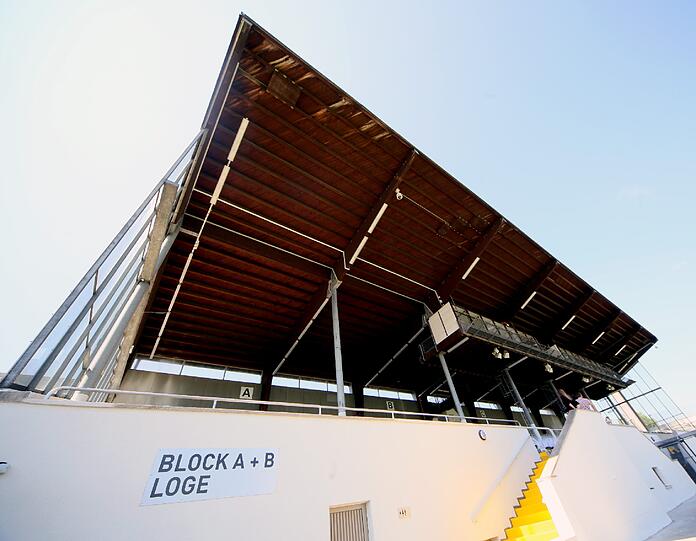 Endlich ready für die dritte Liga: Das Grünwalder Stadion ist nach einjährigem Umbau (12 Millionen Euro) endlich fertig. Die Bilder.
