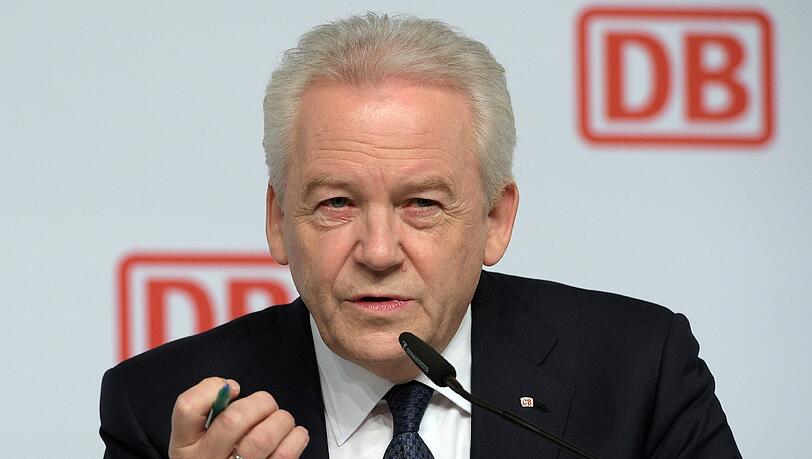 Der Vorstandsvorsitzende der Bahn, Rüdiger Grube: Das Programm «Zukunft Bahn» sieht Investitionen von 20 Milliarden Euro vor, mit denen der Zugverkehr für die Kunden attraktiver und pünktlicher werden soll. Der Vorstandsvorsitzende der Bahn, Rüdiger Grube: Das Programm «Zukunft Bahn» sieht Investitionen von 20 Milliarden Euro vor, mit denen der Zugverkehr für die Kunden attraktiver und pünktlicher werden soll.