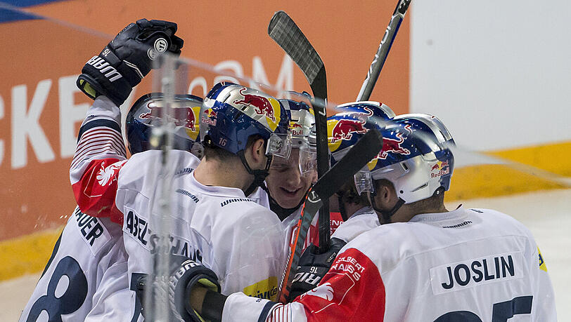 2:3 daheim gegen den EV Zug, 2:0 auswärts – damit steht der EHC als erster deutscher Verein im Viertelfinale der Champions League. 2:3 daheim gegen den EV Zug, 2:0 auswärts – damit steht der EHC als erster deutscher Verein im Viertelfinale der Champions League.