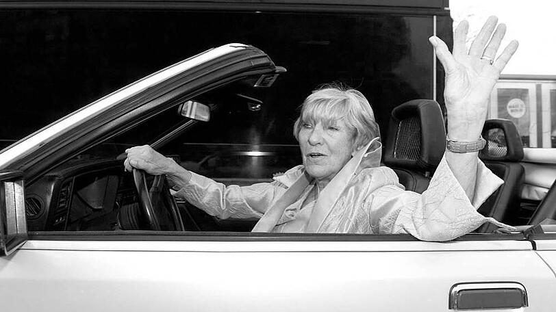 Rallye-Fahrerin und Unternehmerin Heidi Hetzer ist im Alter von 81 Jahren gestorben. Sie wurde an Ostern tot aufgefunden.