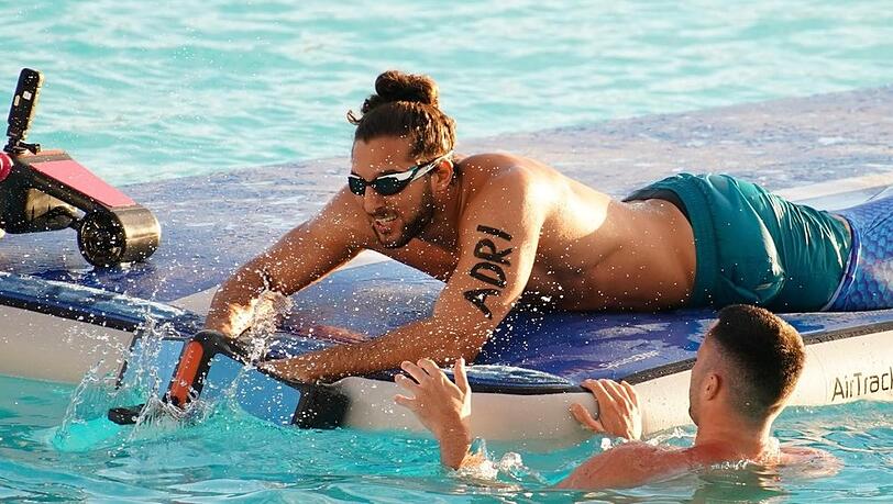 Wasserratte Adriano Salvaggio beweist Contenance bei den "RTL Wasserspielen".