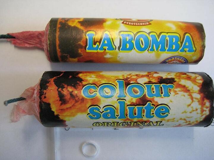 &bdquo;La Bomba&ldquo; und &bdquo;Colour Salute&ldquo; heißen zwei der besonders gefährlichen Böller aus dem Ausland. Sie enthalten in Deutschland nicht zugelassene Sprengstoffe.