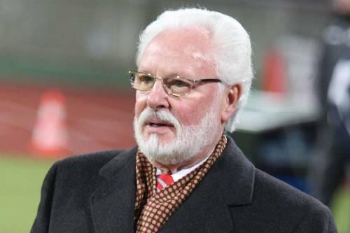 Macht Druck auf Manager Martin Bader und Traienr Michael Oenning: Präsident Michael  A. Roth.