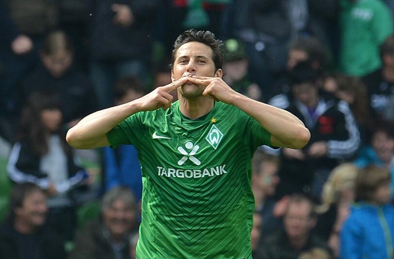 24. SPIELTAG:
"Ganz einfach: zack, zack, zack."
(Der dreifache Bremer Torschütze Claudio Pizarro nach dem 4:1 bei Bayer Leverkusen auf die Frage, wie er das gemacht habe)