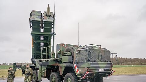 Ein gefechtsbereites Flugabwehrraketensystem  der Deutschen Bundeswehr vom Typ "Patriot".