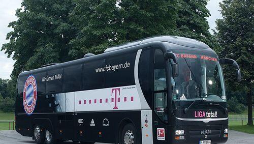 Treuer Begleiter bei Auswärtsspielen: Der Bayern-Mannschaftsbus. Treuer Begleiter bei Auswärtsspielen: Der Bayern-Mannschaftsbus.