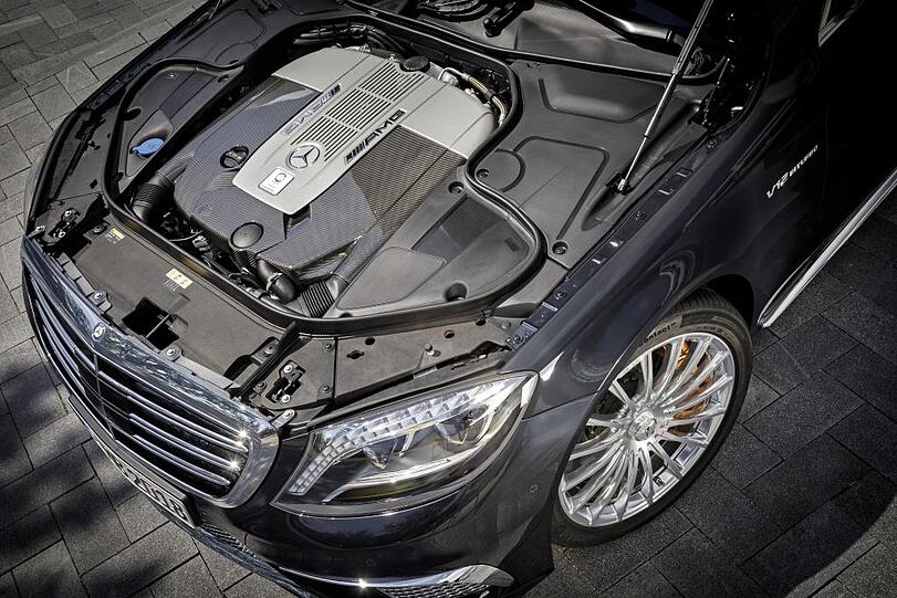 Eine geballte Ladung Luxus und Dynamik: Der neue Mercedes-Benz S 65 AMG will Maßstäbe als stärkstes Fahrzeug im Wettbewerbssegment setzen.