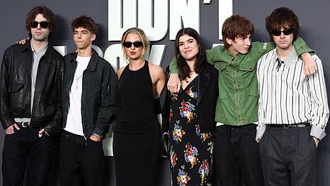 Lennon, Donovan, Ana&iuml;s, Molly, Sonny und Gene bei der Premiere in London.