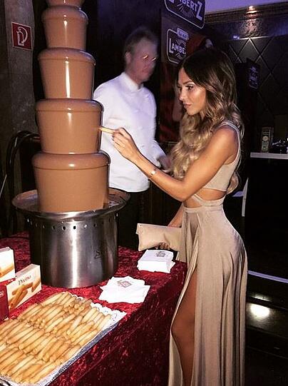 Weitere sexy Instagram-Fotos von Ann-Kathrin Brömmel.