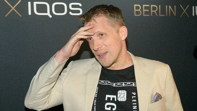 Womöglich wird Oliver Pocher von seinem Jagdausflug eine bleibende Narbe davontragen. Womöglich wird Oliver Pocher von seinem Jagdausflug eine bleibende Narbe davontragen.