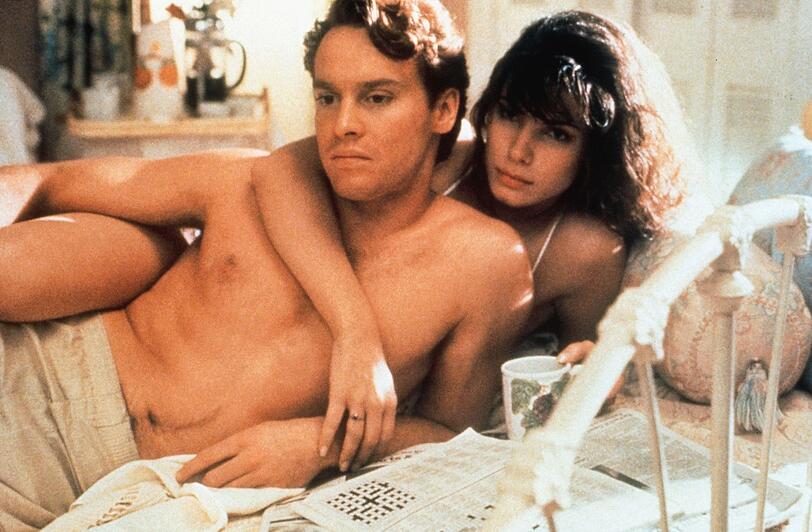 Auch die Romanze "Love Potion No. 9 - Der Duft der Liebe" (Bild, 1992) mit Bullocks späterem Verlobten Tate Donovan ist heute weitgehend vergessen. Auch die Romanze "Love Potion No. 9 - Der Duft der Liebe" (Bild, 1992) mit Bullocks späterem Verlobten Tate Donovan ist heute weitgehend vergessen.
