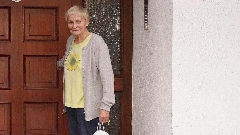 Rose-Marie H. (86) muss nach einer Termin-Panne gleich zwei Mal aus Solln nach Riem zum Impfen fahren. "Ich habe eine andere Auffassung von Ordnung", sagt sie, "das kann man eigentlich nicht verzeihen."
