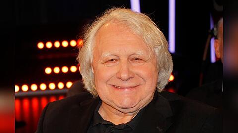 Peter Urban verabschiedete sich 2023 nach 25 Jahren von dem beliebten europäischen Musikwettbewerb.
