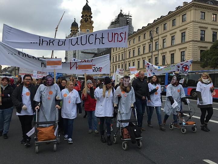 Alle Bilder von der Pfleger-Demo am Dienstag zum Durchklicken.