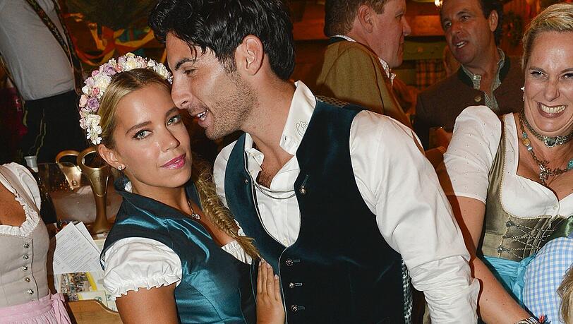 Sylvie Meis und ihr neuer Freund Samuel Deutsch im Schützenzelt. Sylvie Meis und ihr neuer Freund Samuel Deutsch im Schützenzelt.