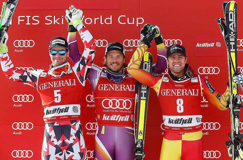 Kjetil Jansrud (m) gewann den Super-G in Kvitfjell vor dem Österreicher Vincent Kriechmayr (l) und Dustin Cook aus Kanada.