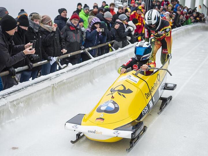 Stephanie Schneider setzte sich mit Anschieberin Ann-Christin Strack in Winterberg durch.