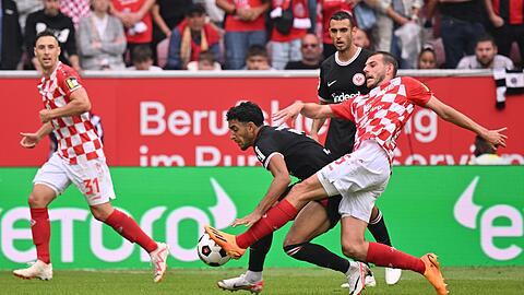 In einer umkämpften Partie trennten sich Mainz 05 und Eintracht Frankfurt mit 1:1.