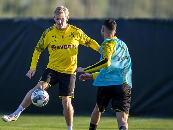 Glaubt noch an den Titel mit dem BVB: Julian Brandt (l).
