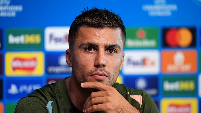 Spaniens Europameister Rodri warnt vor Überbelastung der Fußballprofis.