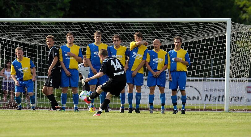 Die Löwen haben am Dienstagabend das erste Testspiel der Saison mit 13:0 beim Kreisligisten FC Leutkirch gewonnen. Die Bilder des Spiels.