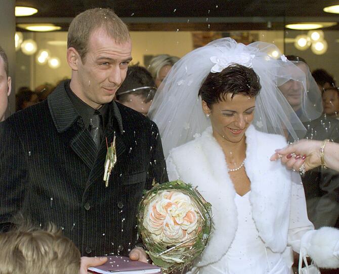 Mario Basler heiratete am 20. Dezember 1998 seine Iris in Neustadt