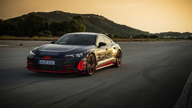 Ein Bild von einem Gran Turismo: Der Audi RS e-tron GT ist eng mit dem Porsche Taycan verwandt.