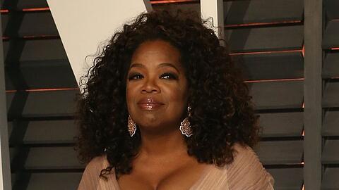 Bei Oprah Winfrey wurden 2021 zwei Knieoperationen nötig.