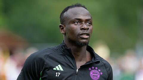 Sadio Mane nimmt am Training teil.