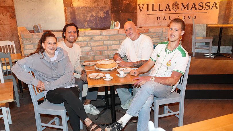 Die neuen Macher im ehemaligen Café Guglhupf: v.l. Stefanie Brunner, Konstantin von Keyserlingk, Michael Faltenbacher und Darius Faltenbacher.