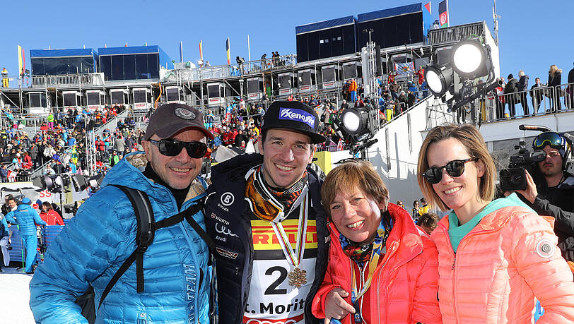 Felix Neureuther gewinnt 2017 die Bronzemedaille im Slalom: Vater Christian Neureuther, Felix Neureuther, Mama Rosi Mittermeier und Schwester Amelie Neureuther  (v.l.n.r.)