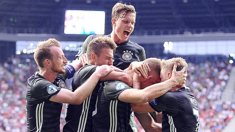 Die Jubel-Arie soll weitergehen: Die deutschen U21-Spieler beim Halbfinal-Sieg gegen England.