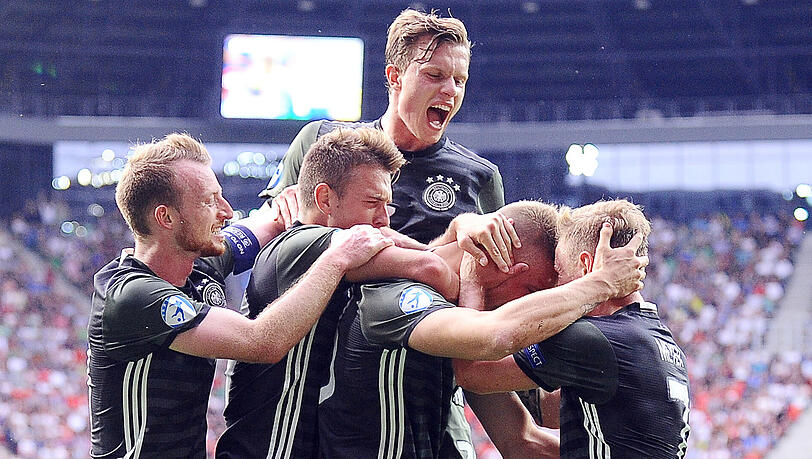 Die Jubel-Arie soll weitergehen: Die deutschen U21-Spieler beim Halbfinal-Sieg gegen England. Die Jubel-Arie soll weitergehen: Die deutschen U21-Spieler beim Halbfinal-Sieg gegen England.