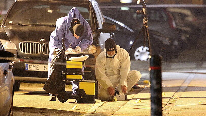 Kopenhagen befindet sich nach dem Terrorangriff auf ein Kulturcafé in Kopenhagen und Schüssen vor einer Synagoge im Ausnahmezustand Kopenhagen befindet sich nach dem Terrorangriff auf ein Kulturcafé in Kopenhagen und Schüssen vor einer Synagoge im Ausnahmezustand
